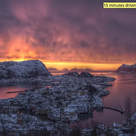 Apartment- Fjord View, Big Terrace, Close To Moa Apartment Alesund